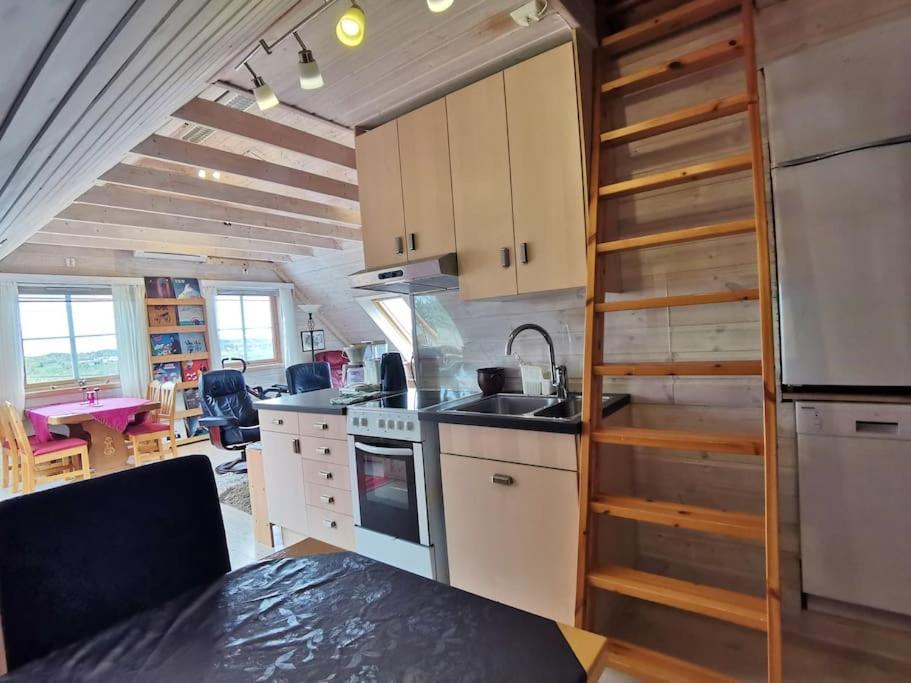 Topfloor Apartment Separate Entranc Nice View Stord Fitjar Buitenkant foto